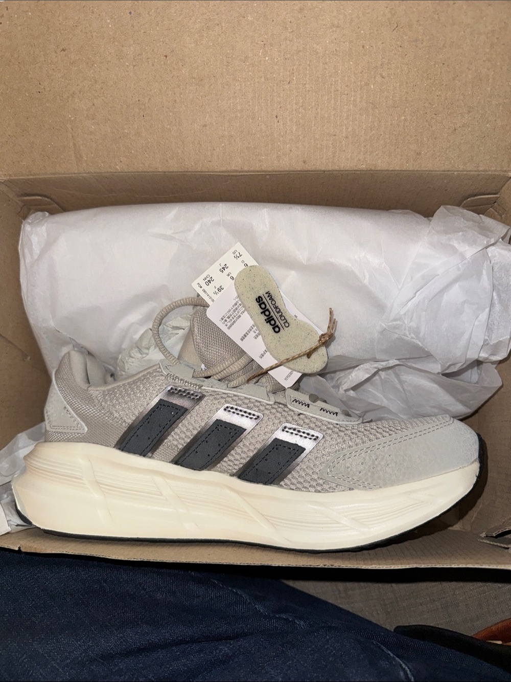 Adidas astrastar women’s 7.5 new